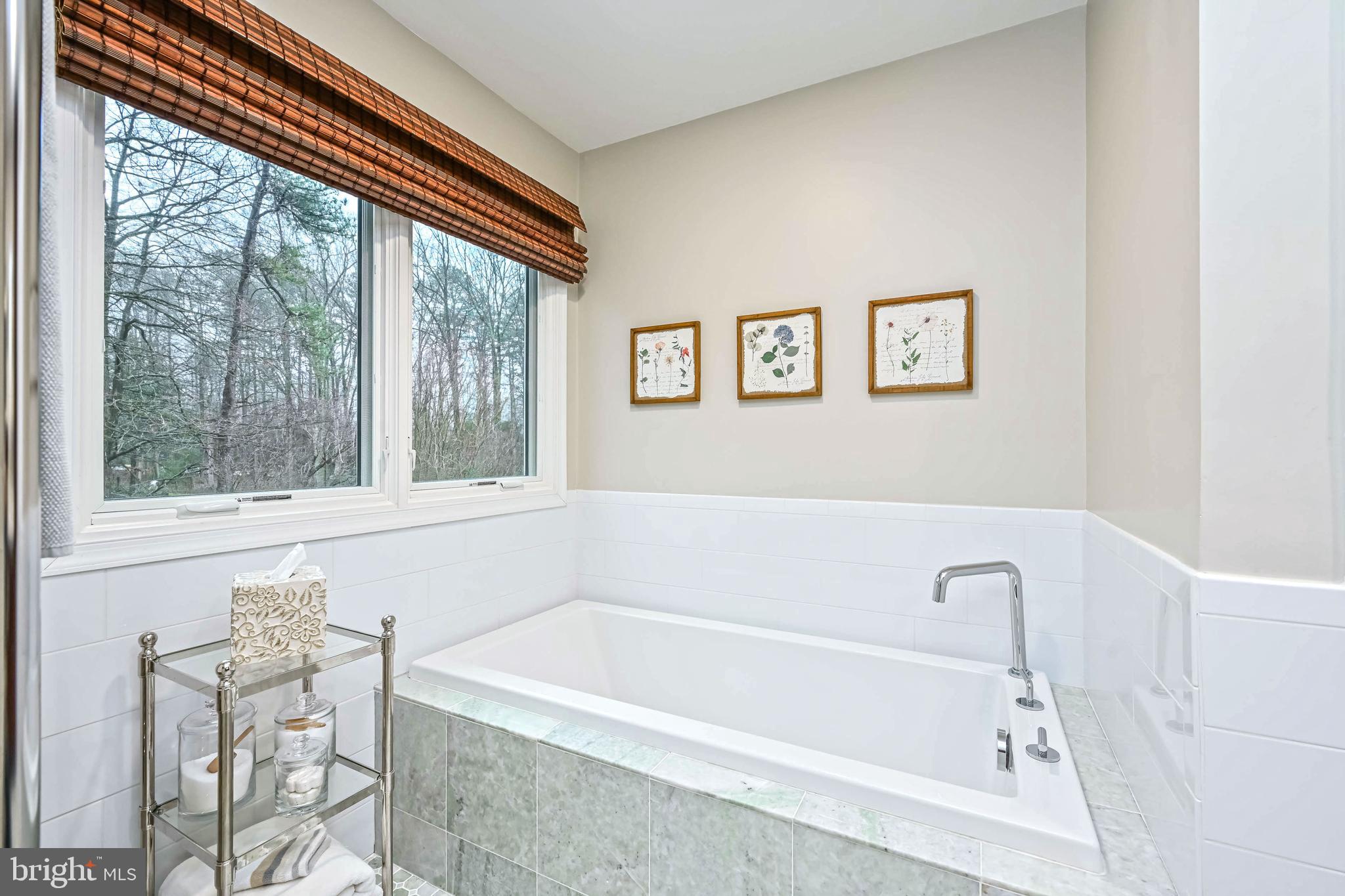 EDGEWATER - Residential