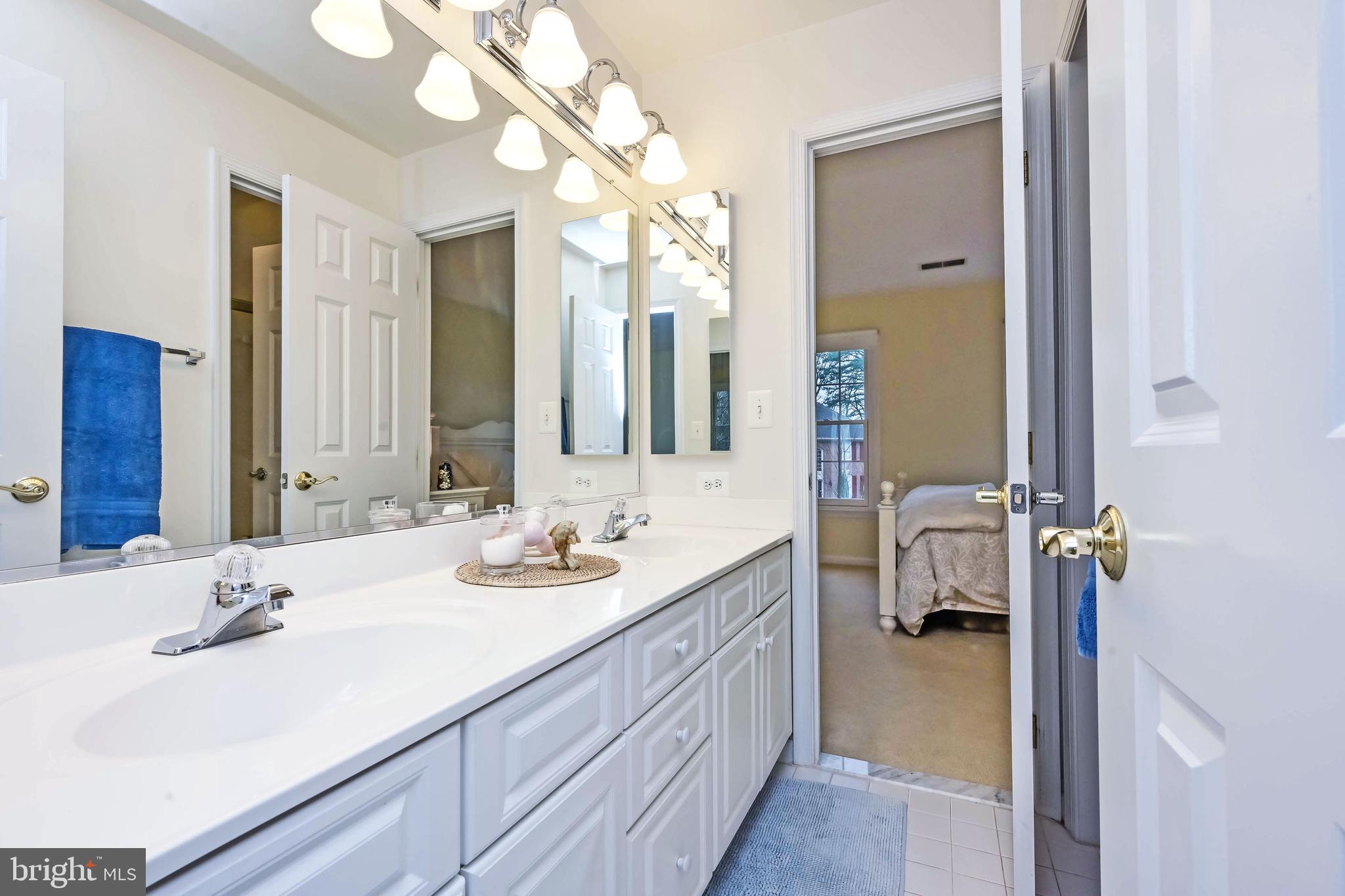 EDGEWATER - Residential