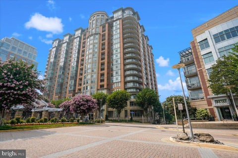 Photo of 8220 Crestwood Heights Drive #1603, MCLEAN, VA 22102 (MLS # VAFX2301446)