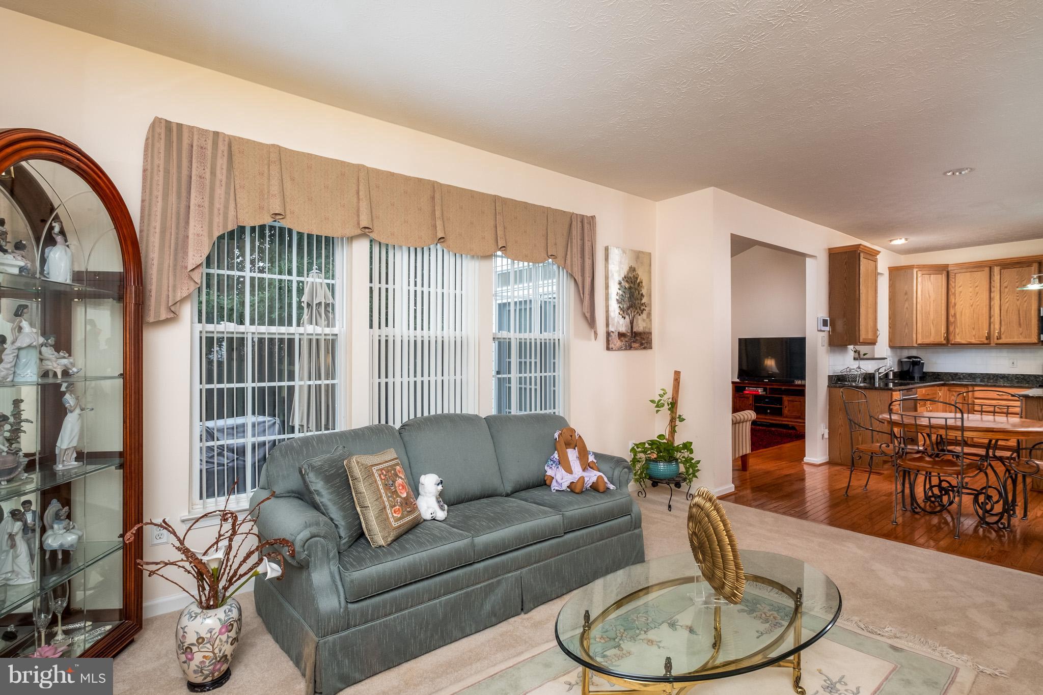 FOX CHASE - Residential