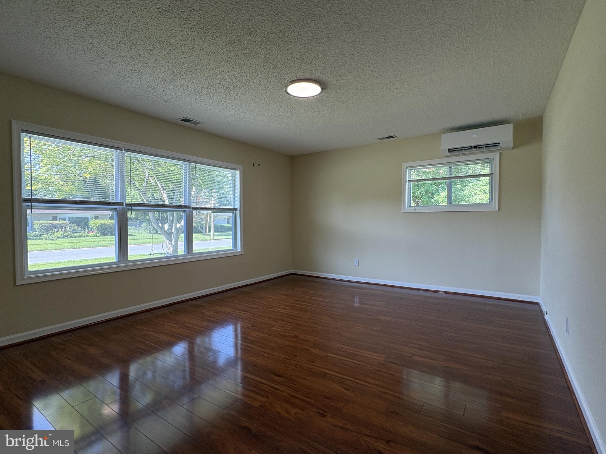 52 CHAUCER DRIVE