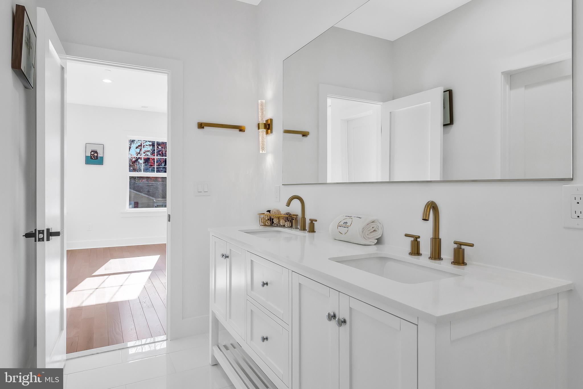 OAKLAND TERRACE - Residential