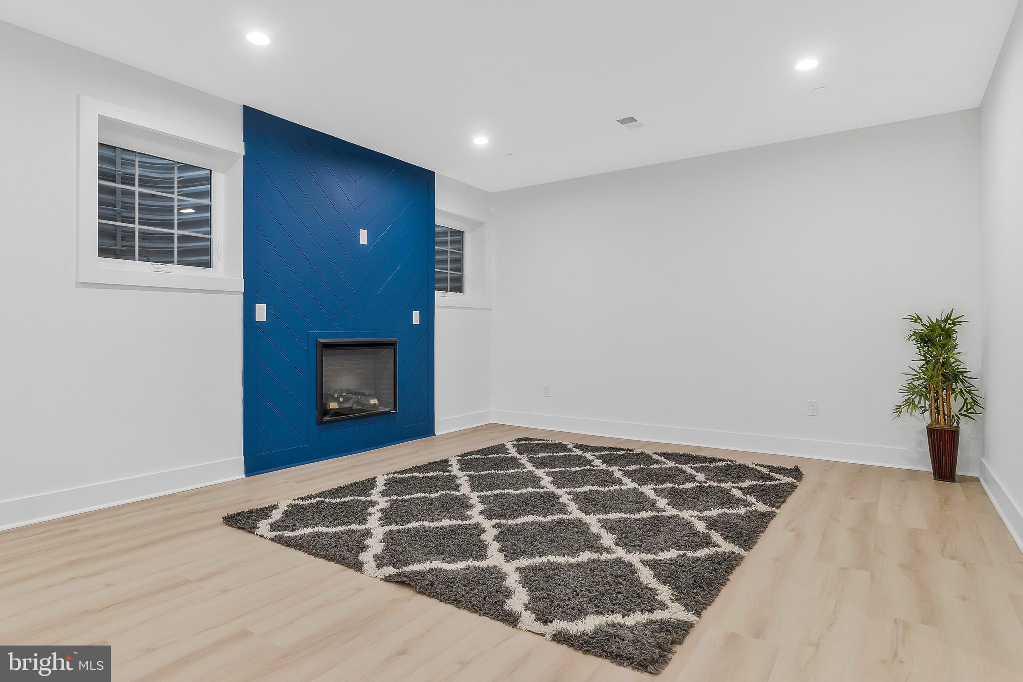 OAKLAND TERRACE - Residential