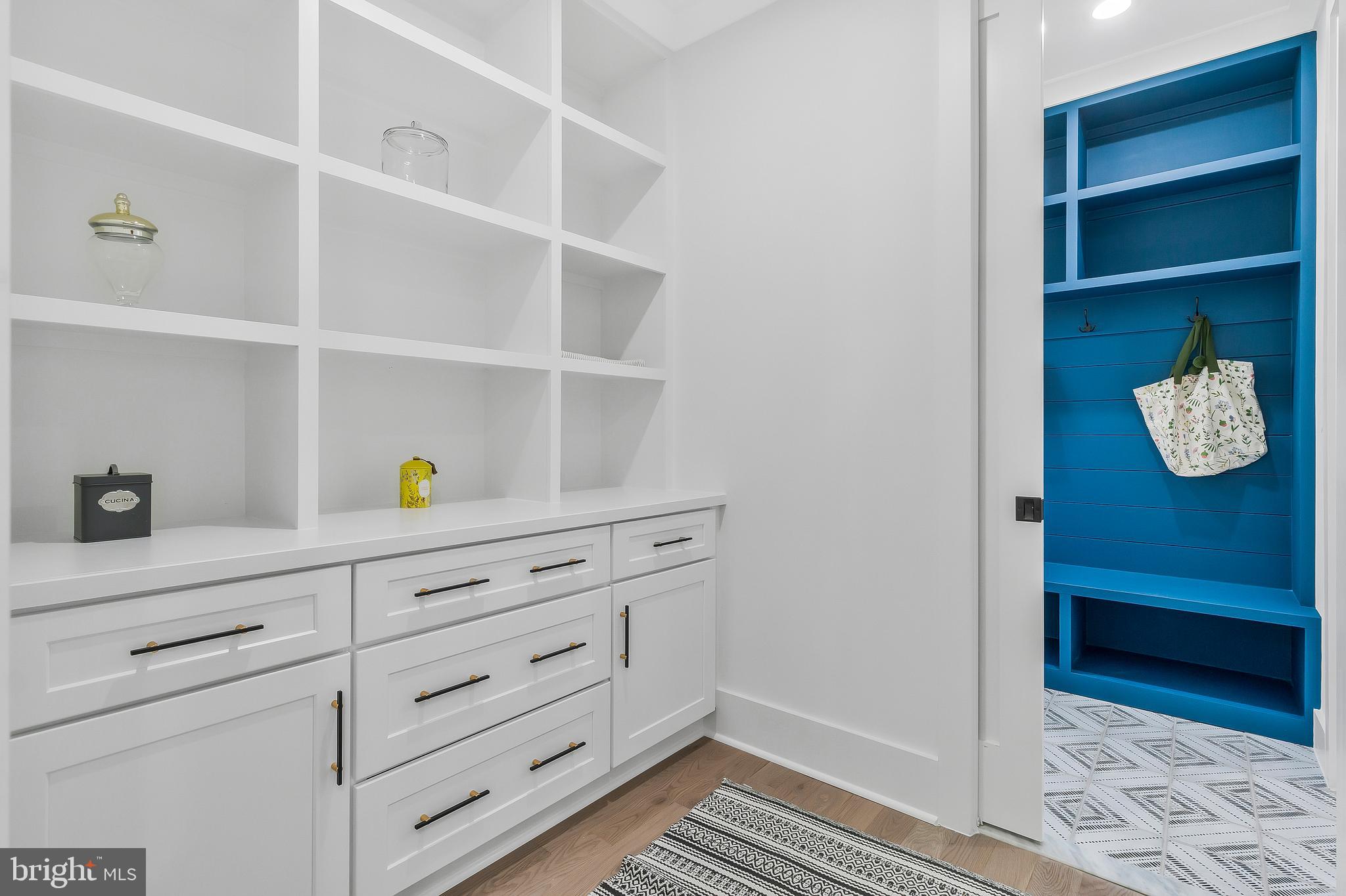 OAKLAND TERRACE - Residential