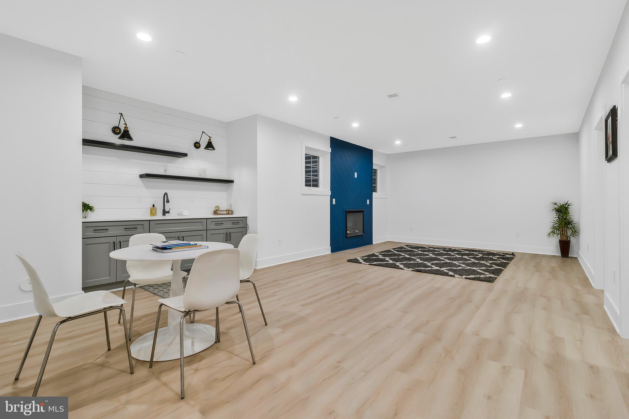 OAKLAND TERRACE - Residential