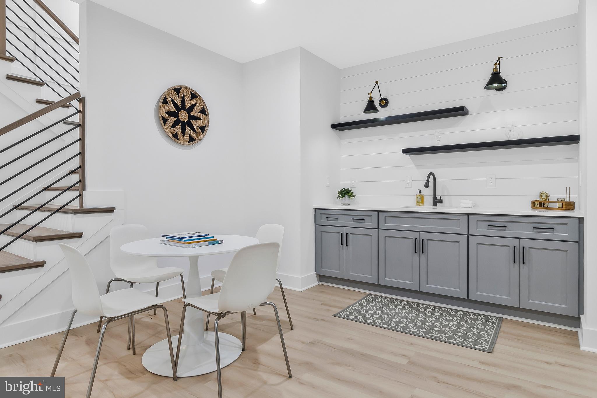 OAKLAND TERRACE - Residential