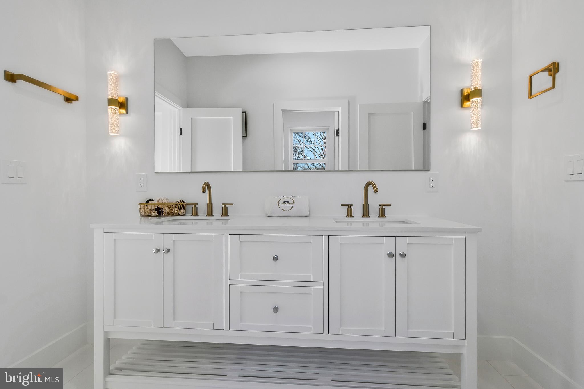 OAKLAND TERRACE - Residential