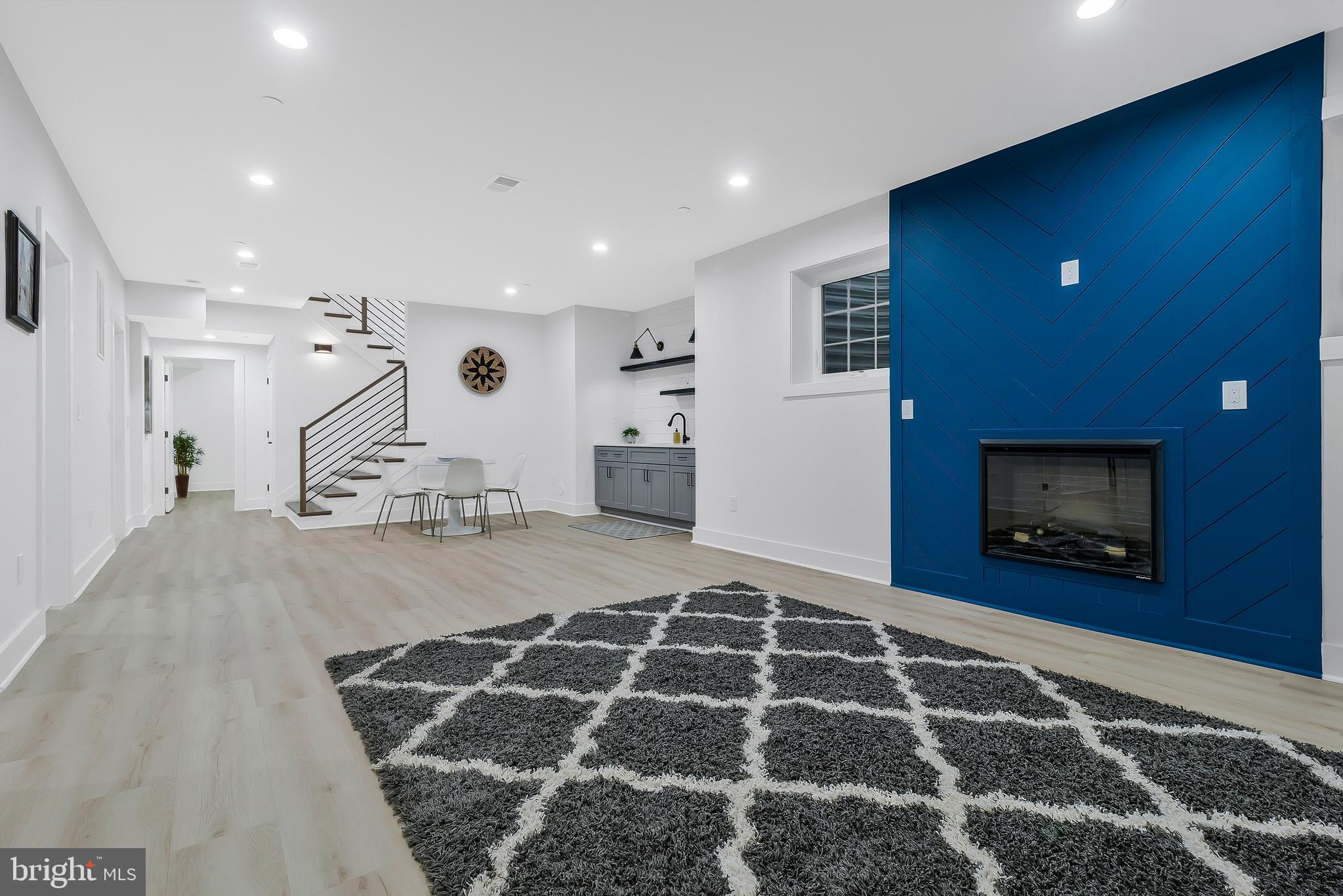 OAKLAND TERRACE - Residential