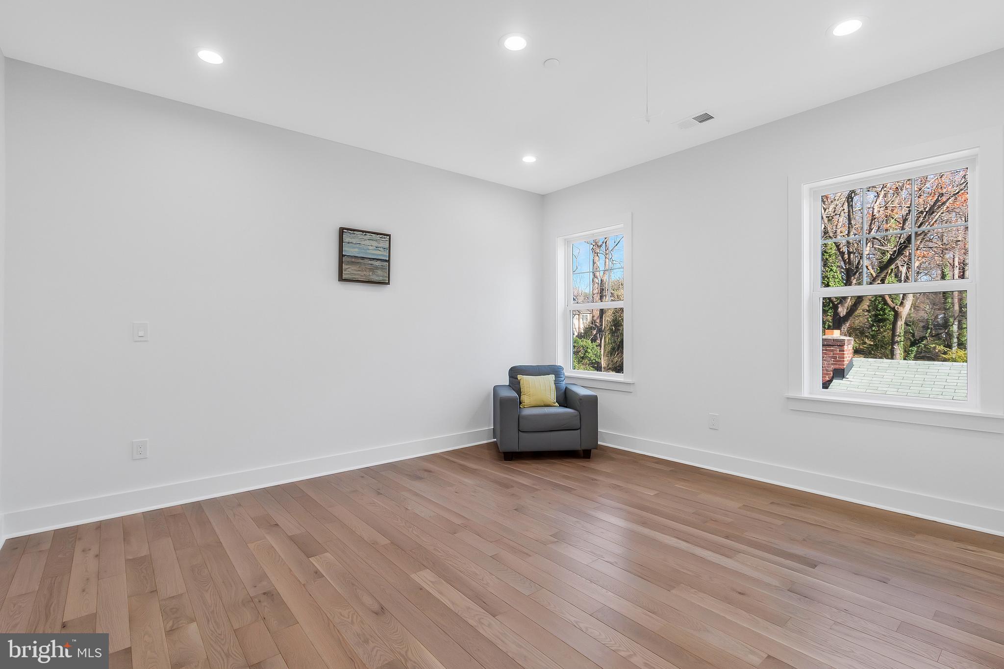 OAKLAND TERRACE - Residential