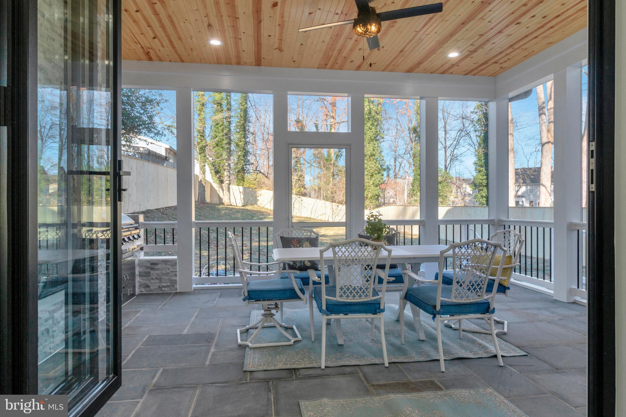 OAKLAND TERRACE - Residential