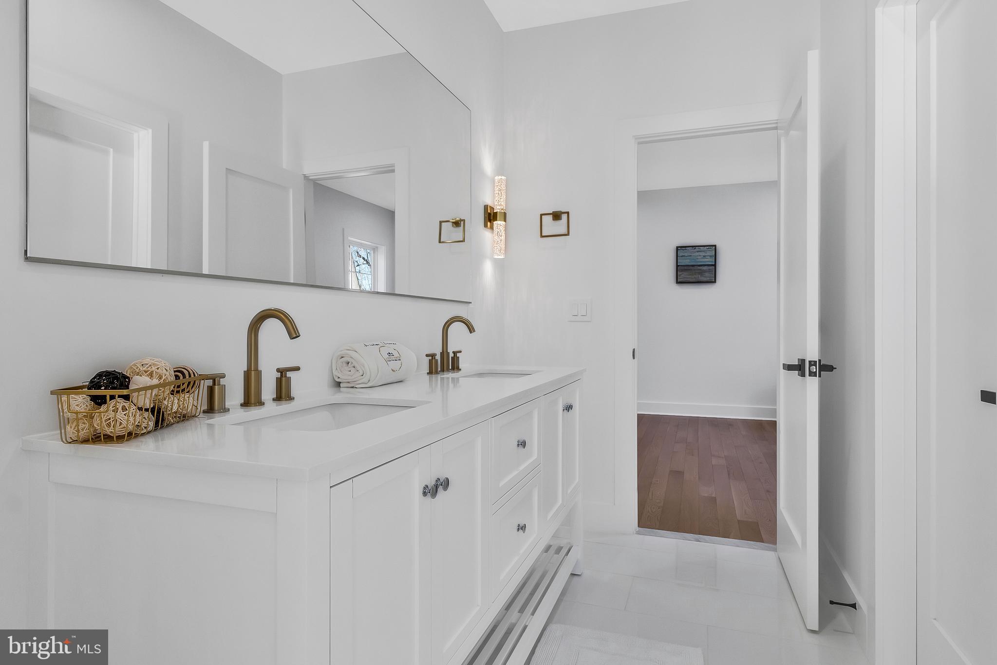 OAKLAND TERRACE - Residential