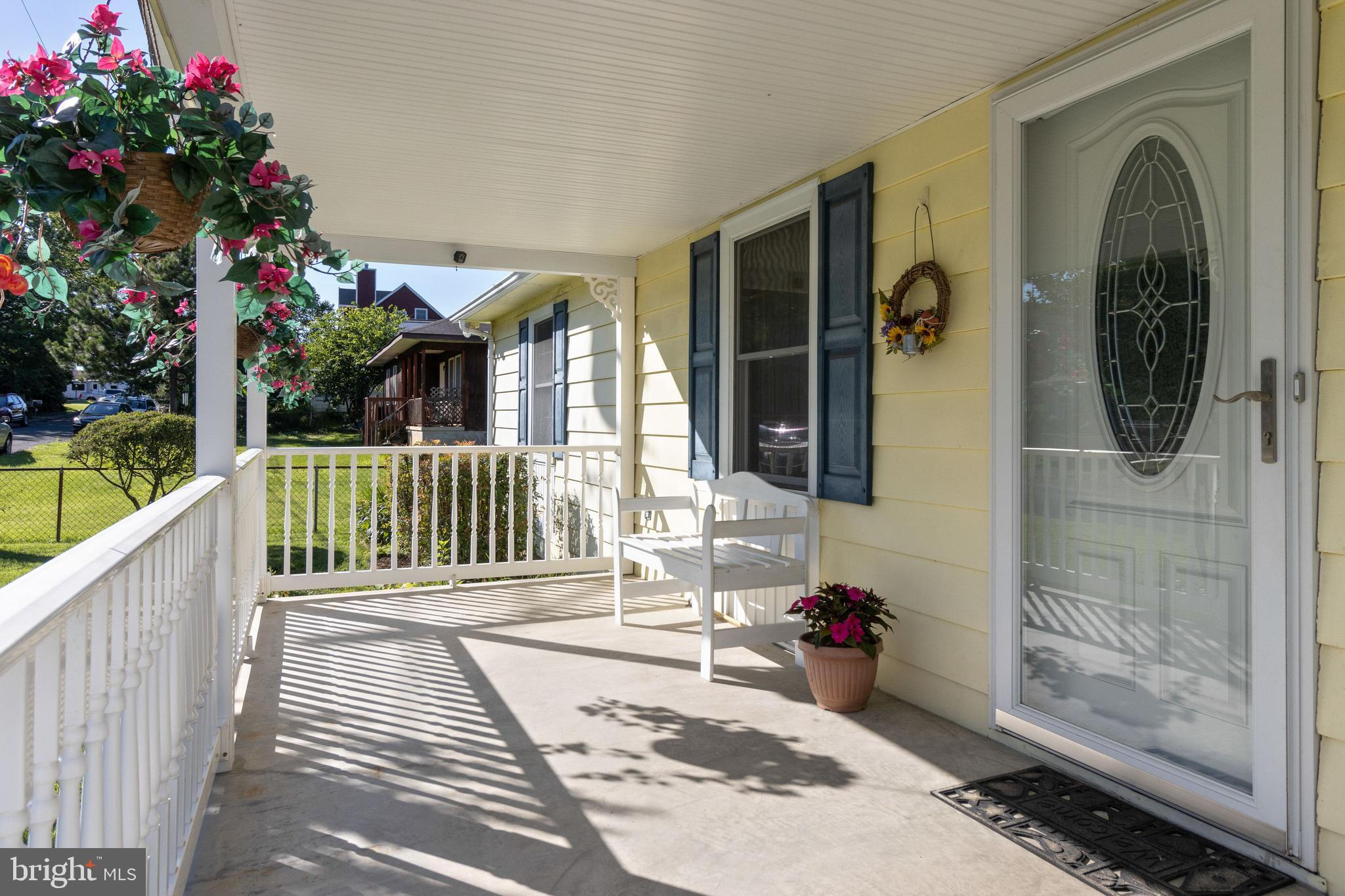 WOODLAND BEACH - Residential