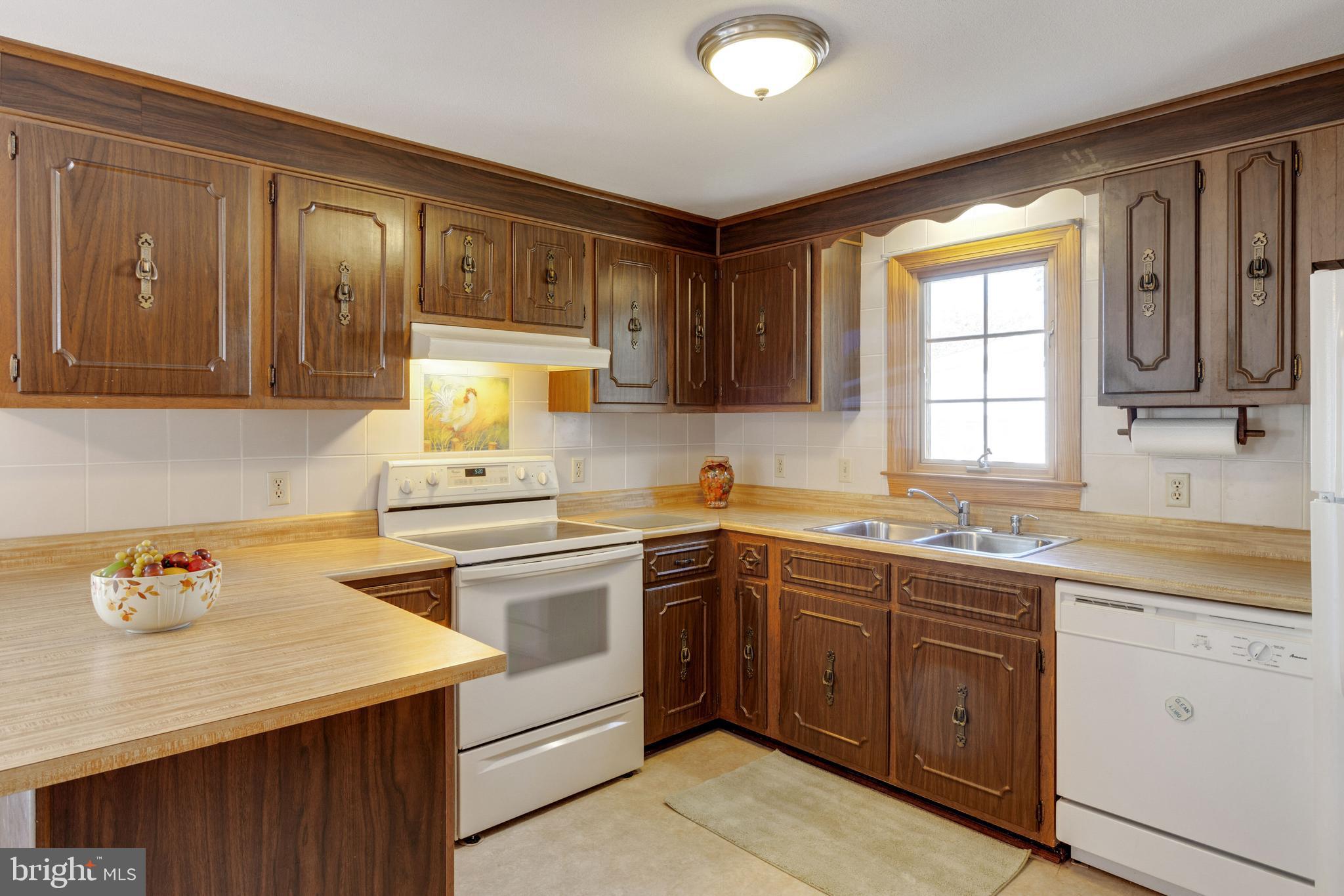 WOODLAND BEACH - Residential