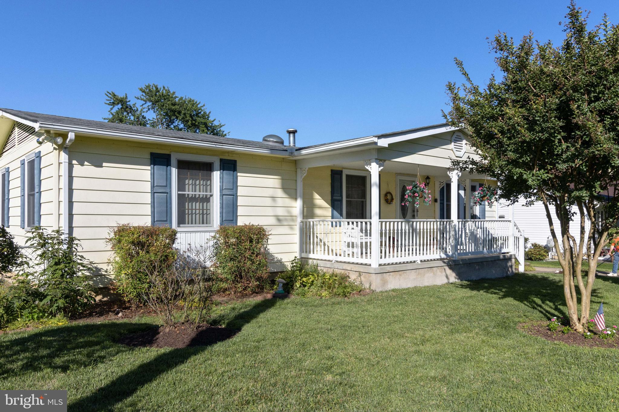 WOODLAND BEACH - Residential