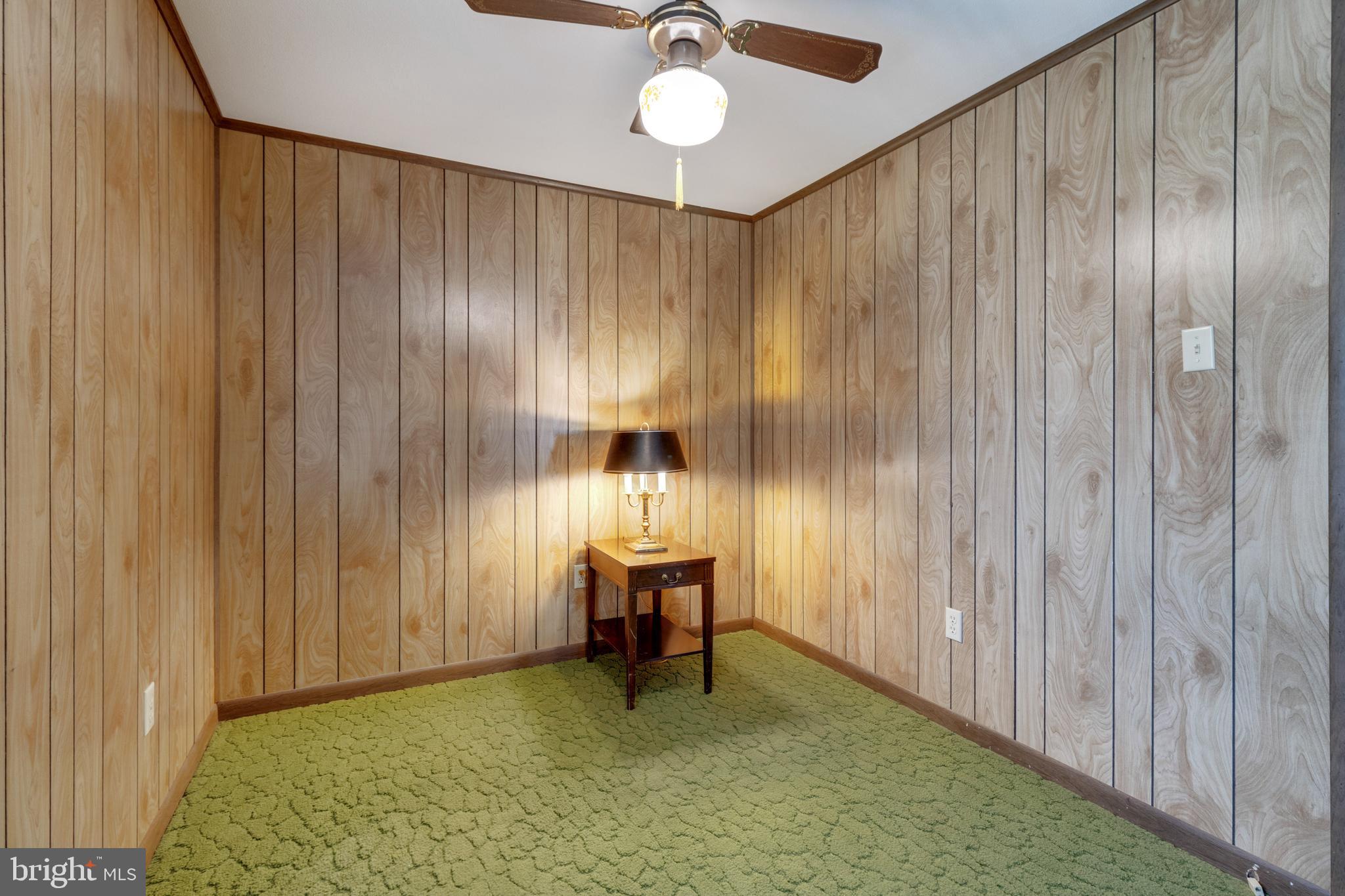 WOODLAND BEACH - Residential