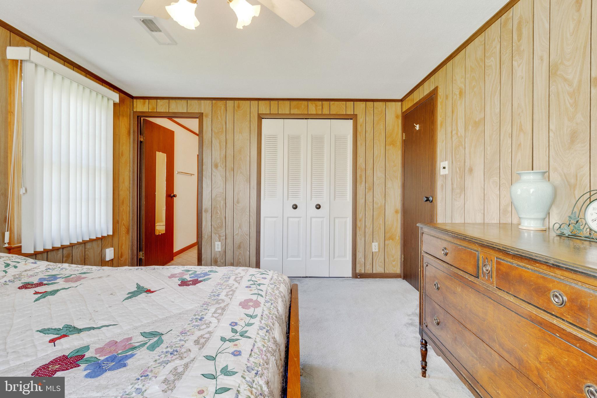 WOODLAND BEACH - Residential