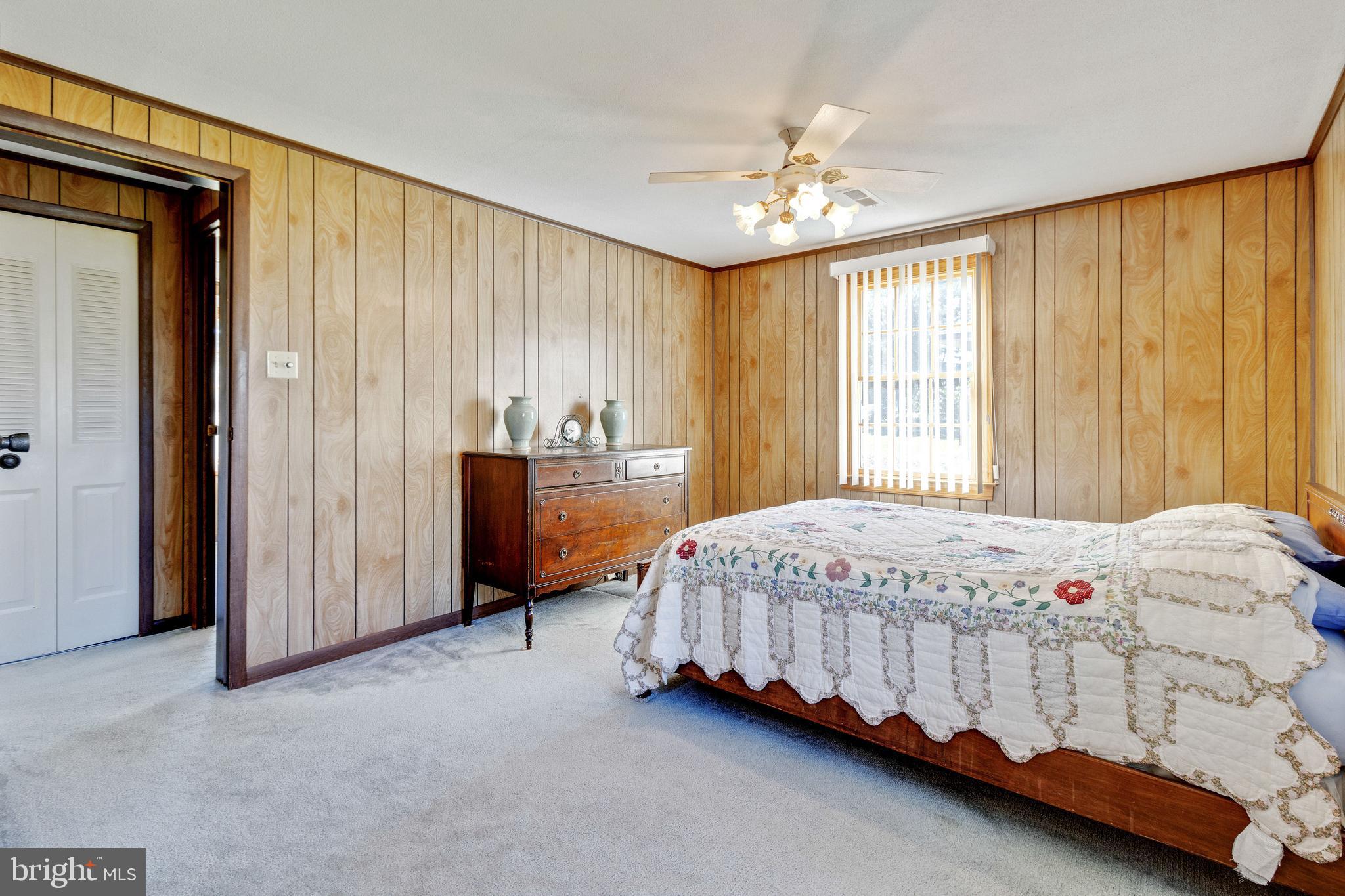 WOODLAND BEACH - Residential