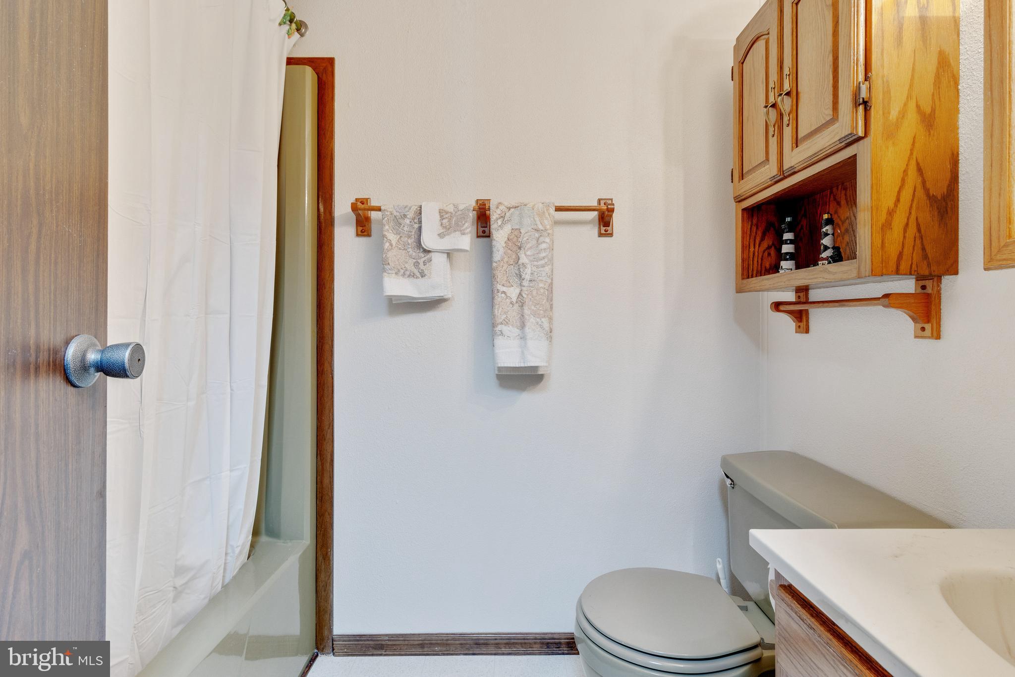 WOODLAND BEACH - Residential