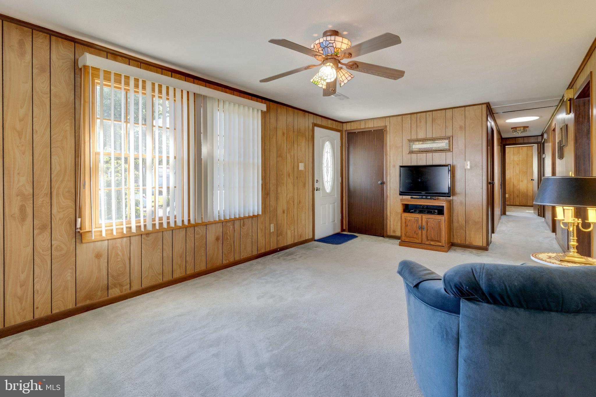 WOODLAND BEACH - Residential