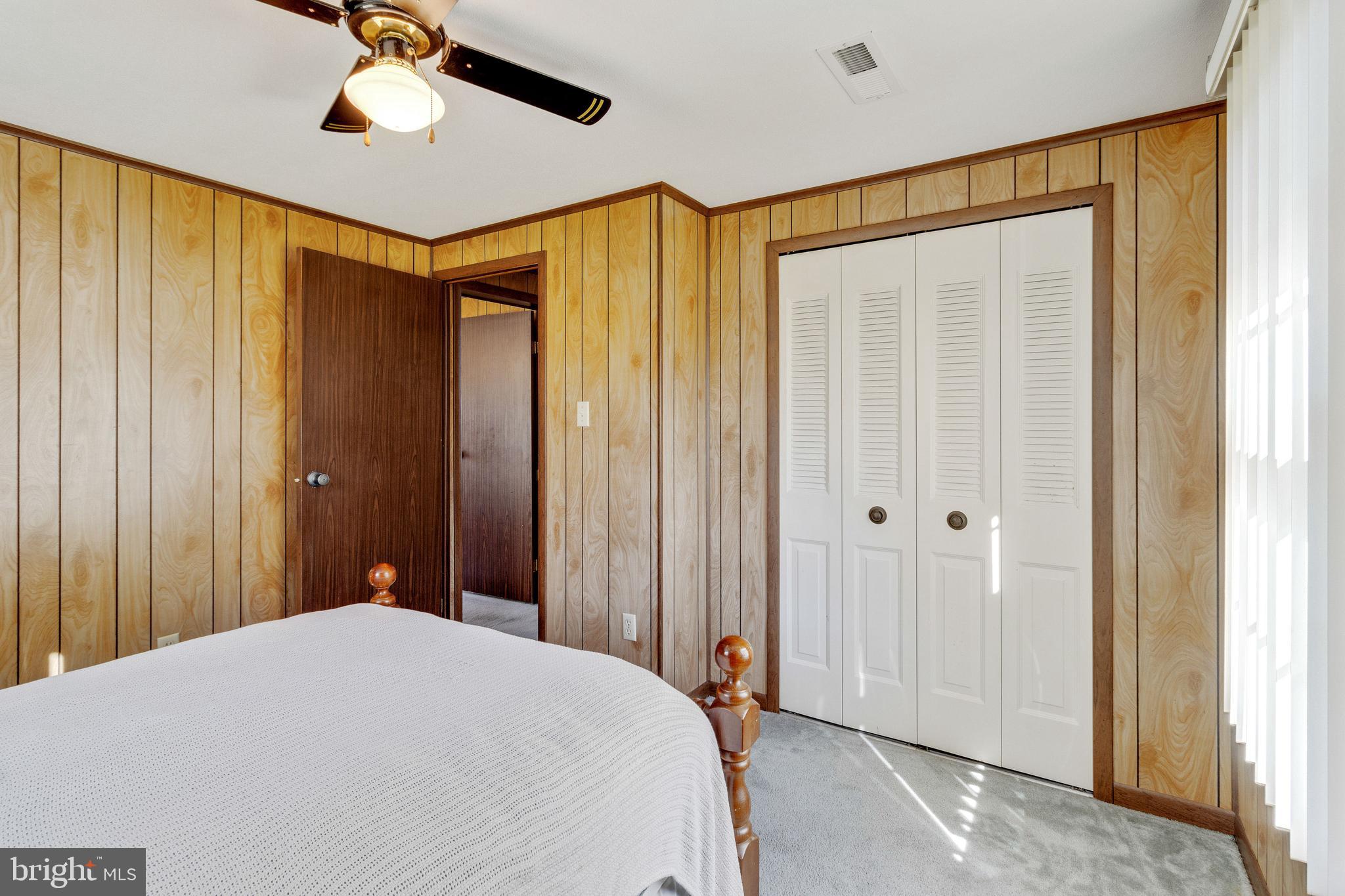 WOODLAND BEACH - Residential