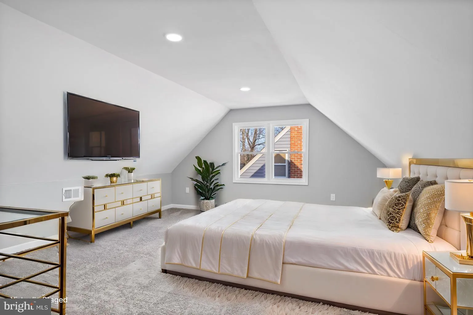 Gwynn Oak, Maryland 21207, United States, 5 Bedrooms Bedrooms, ,3 BathroomsBathrooms,Residential,Pending,14303