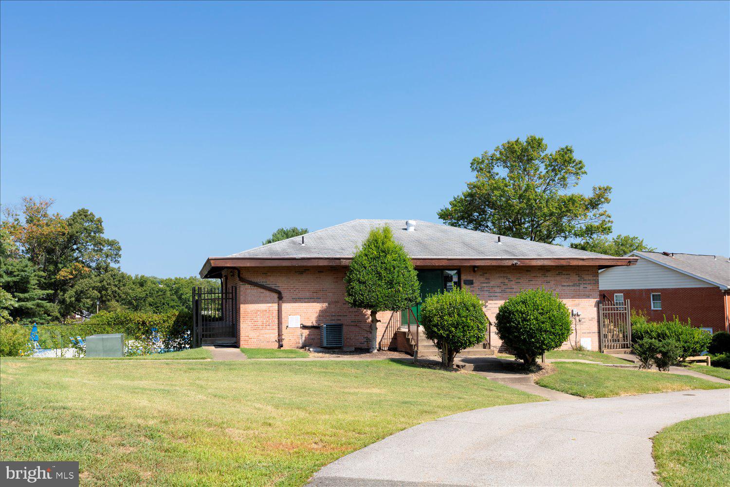 THE HIGHLANDS - Residential Lease