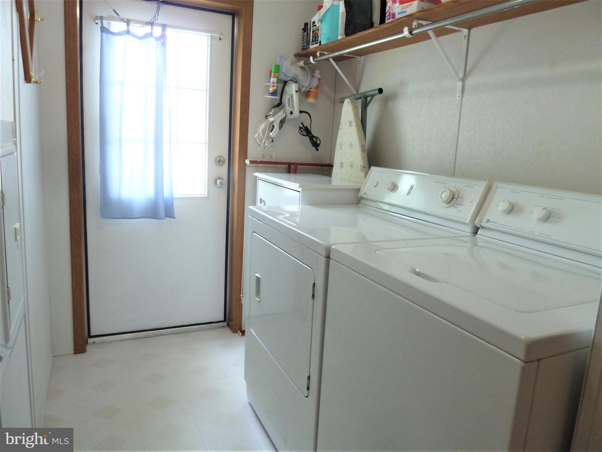 LAKESIDE - Residential