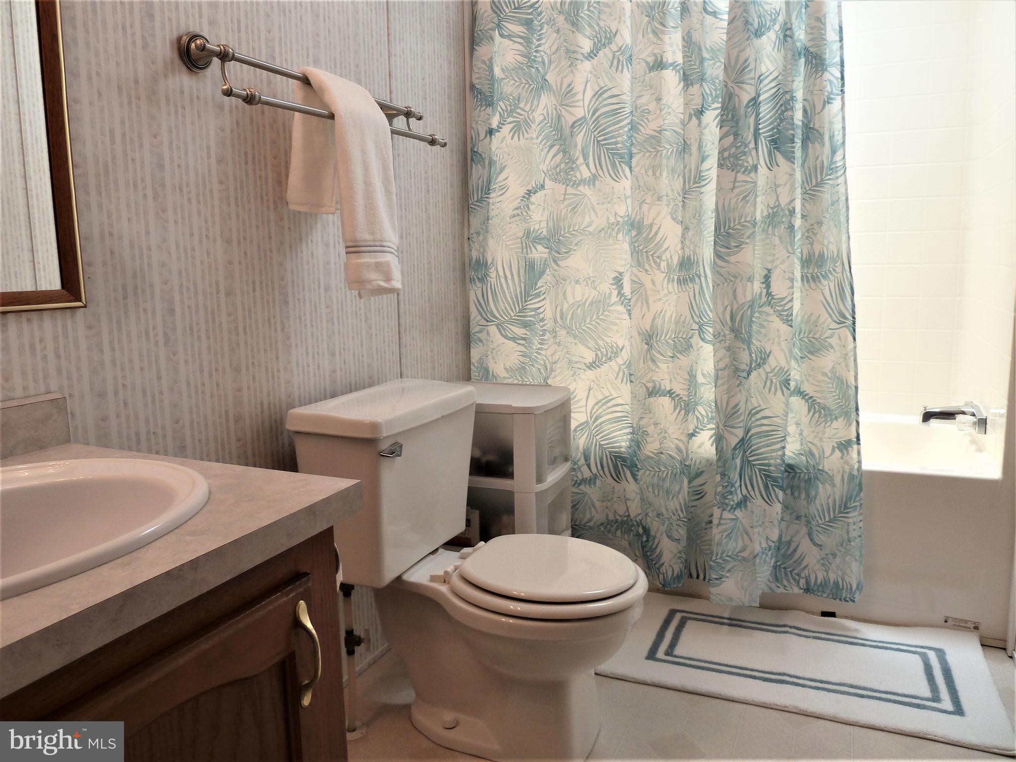 LAKESIDE - Residential