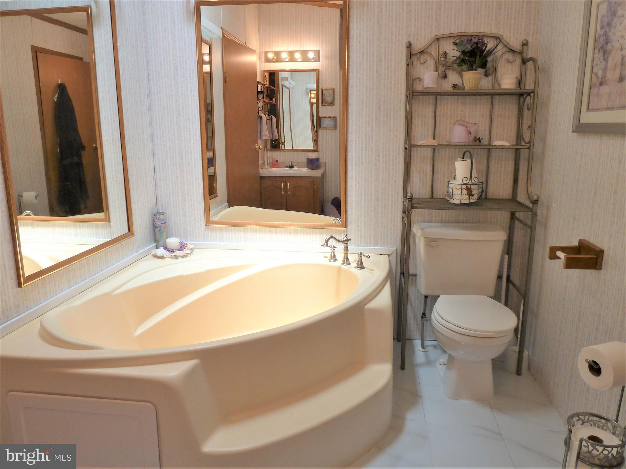 LAKESIDE - Residential