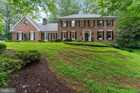 Photo of 8464 Turkey Run Drive, WARRENTON, VA 20187 (MLS # VAFQ2022964)