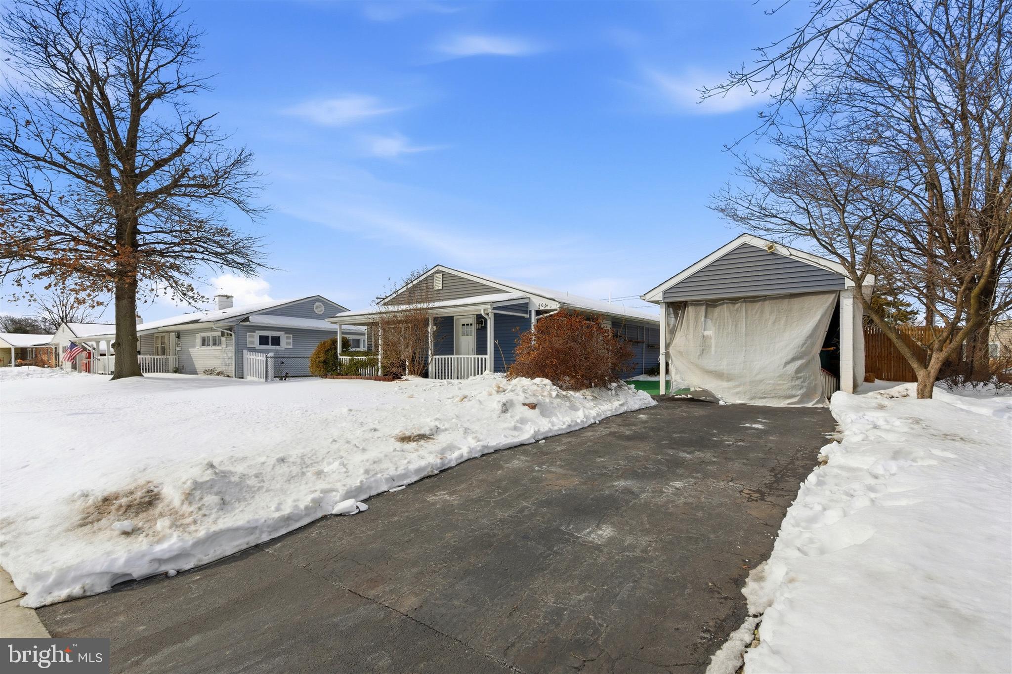 406 PINEWOOD DRIVE S