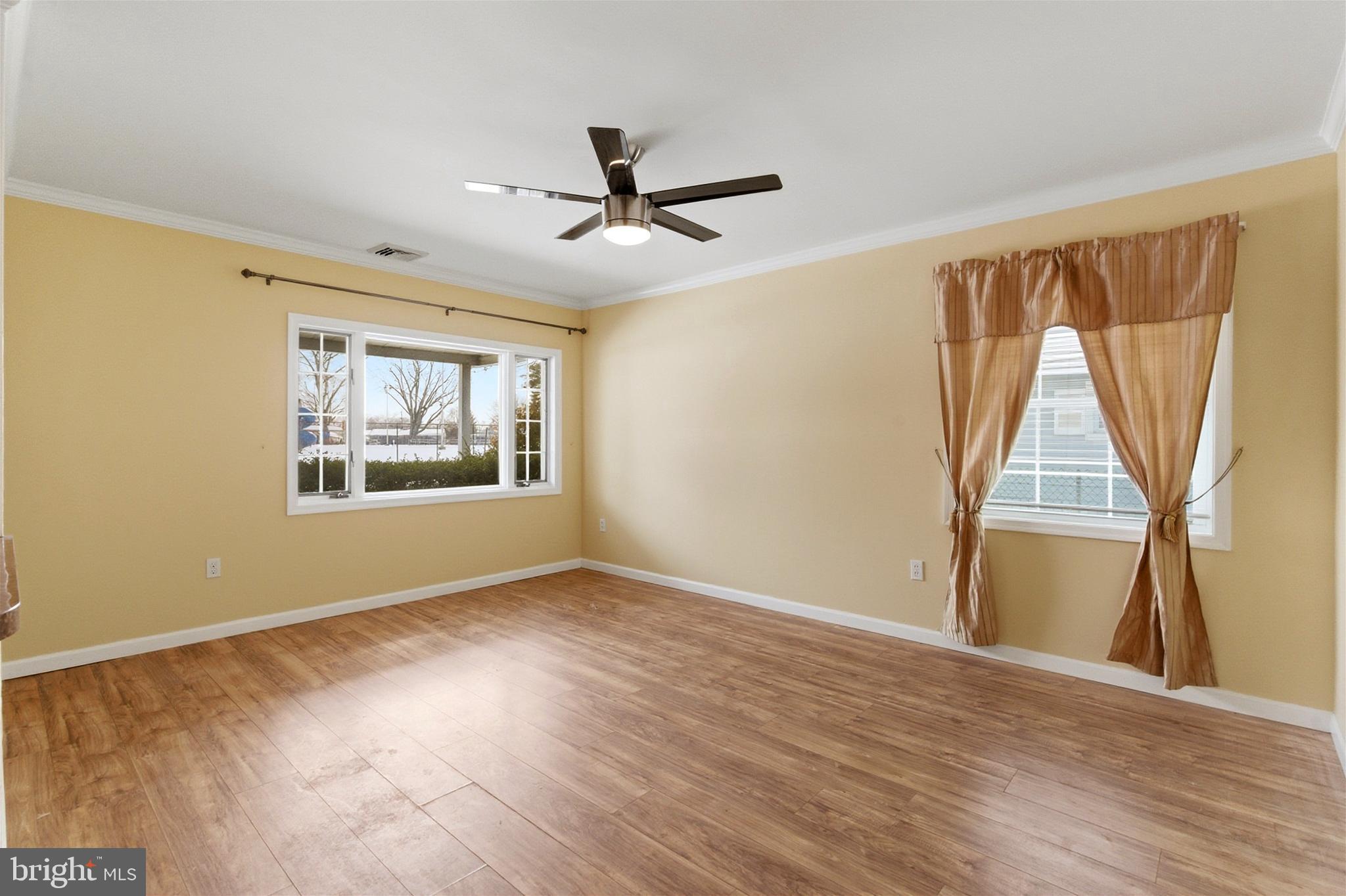 406 PINEWOOD DRIVE S