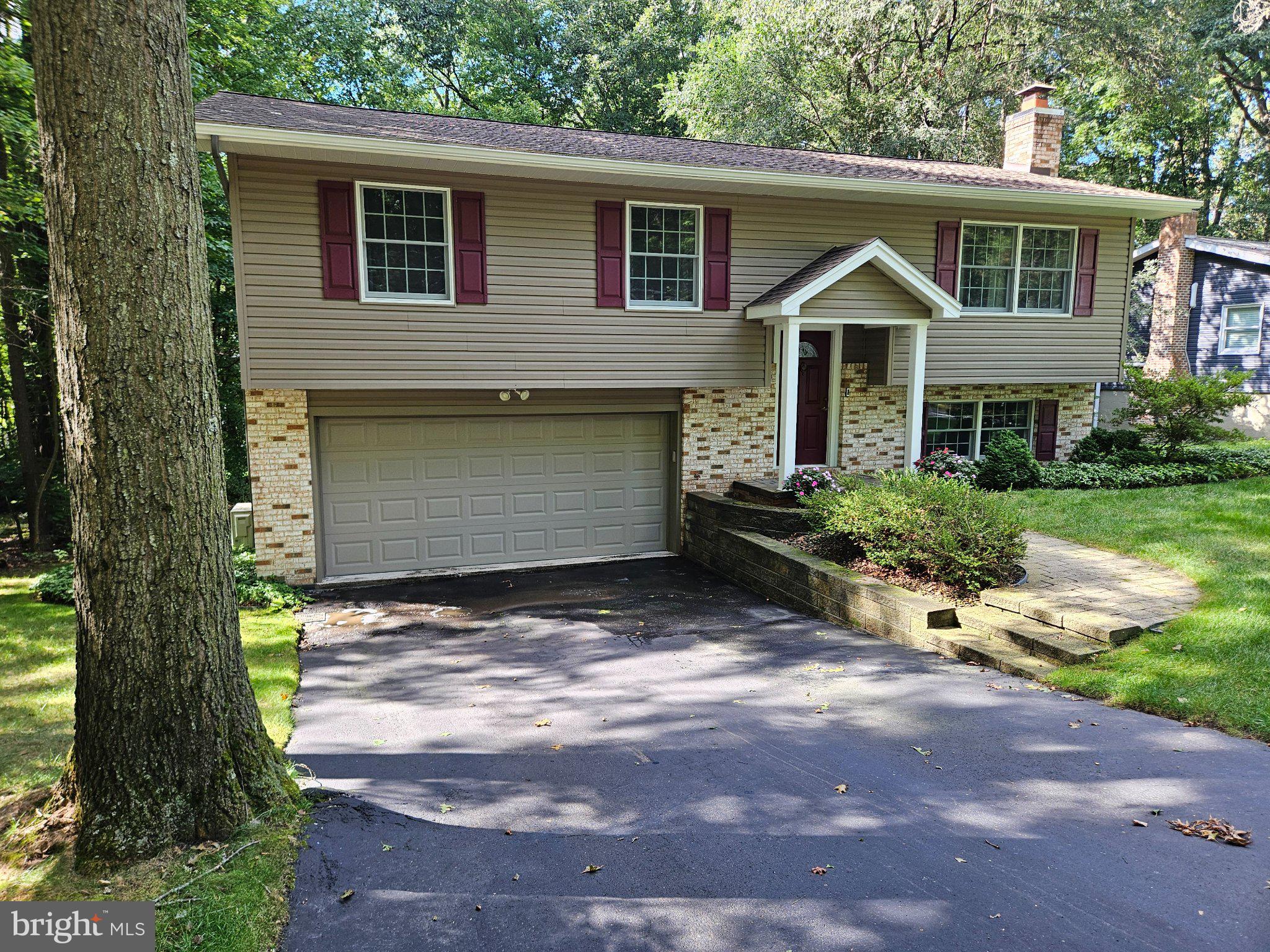 266 OAKLEY DRIVE