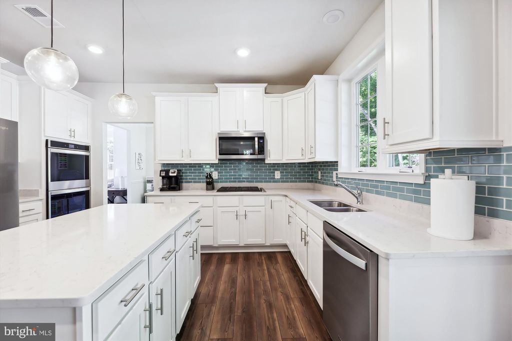 Photo of 9913 Jacqueline Drive, FORT WASHINGTON, MD 20744 (MLS # MDPG2115198)