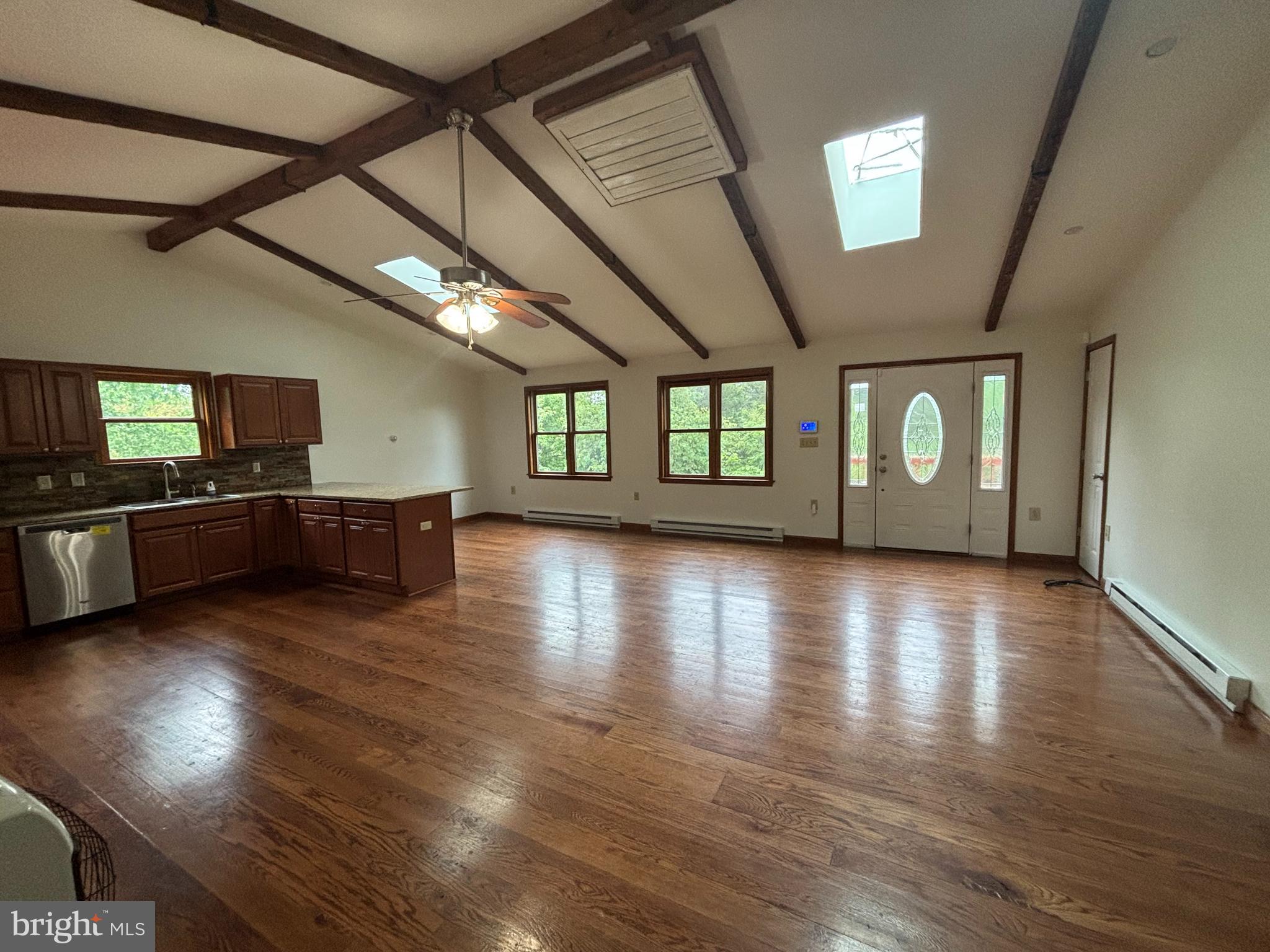 264 CEDAR LANE