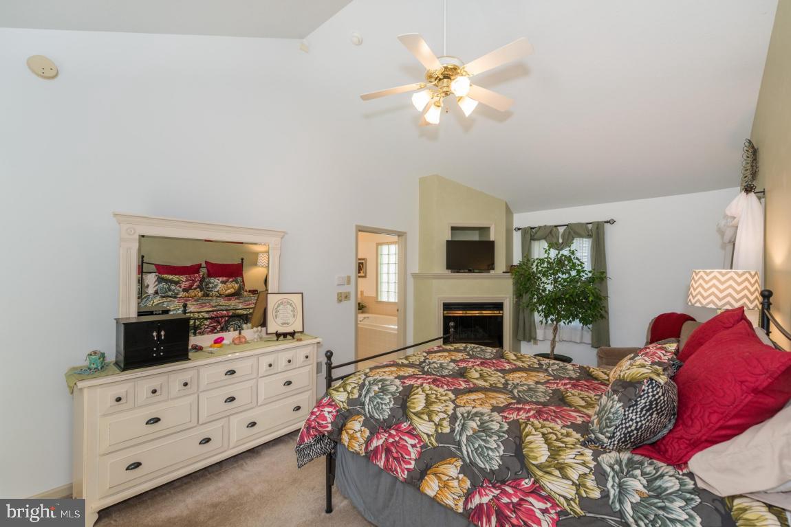BUTTERFLY ACRES - Residential