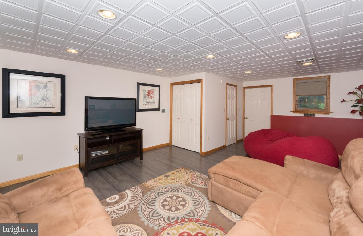 BUTTERFLY ACRES - Residential