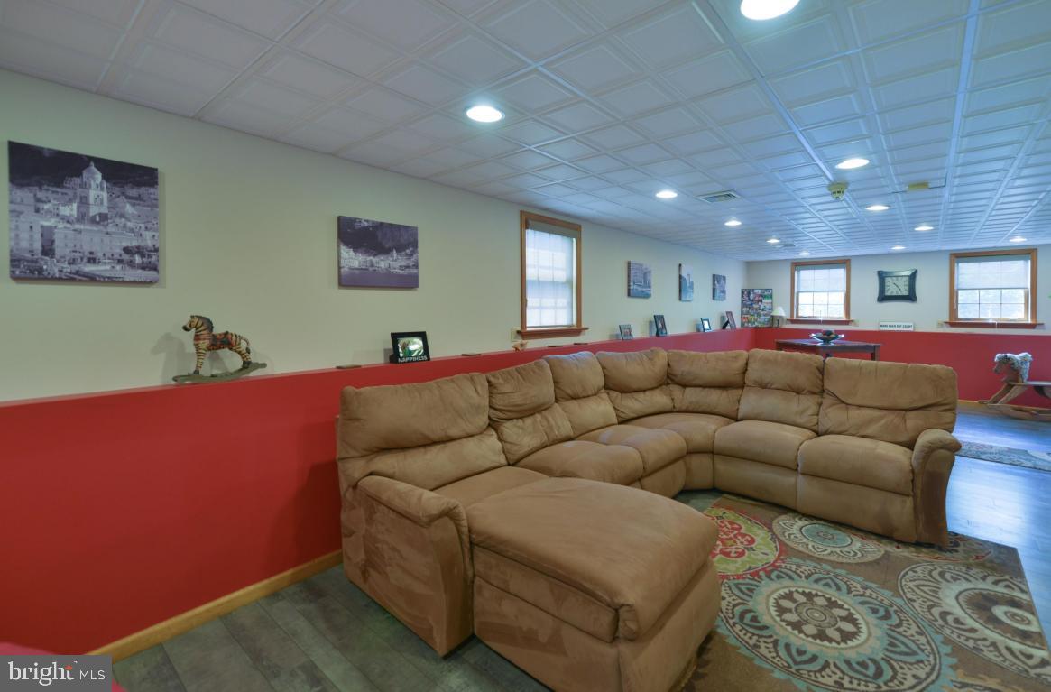 BUTTERFLY ACRES - Residential