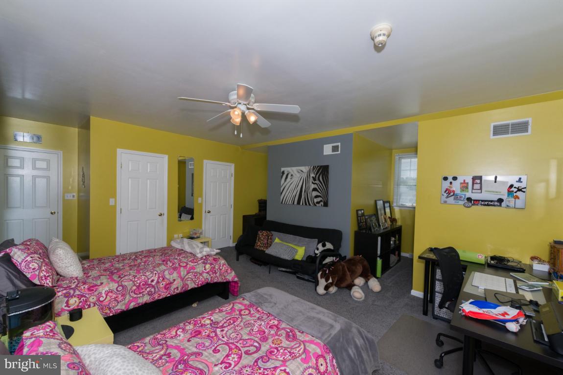 BUTTERFLY ACRES - Residential