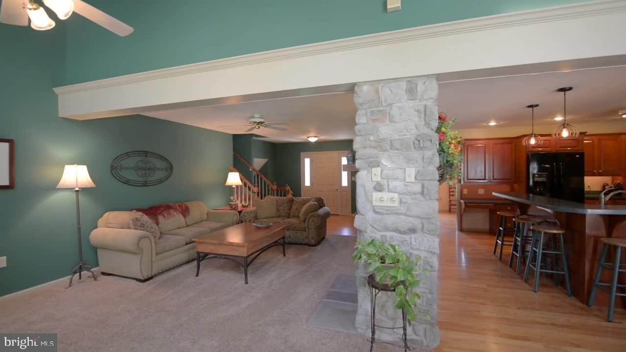 BUTTERFLY ACRES - Residential