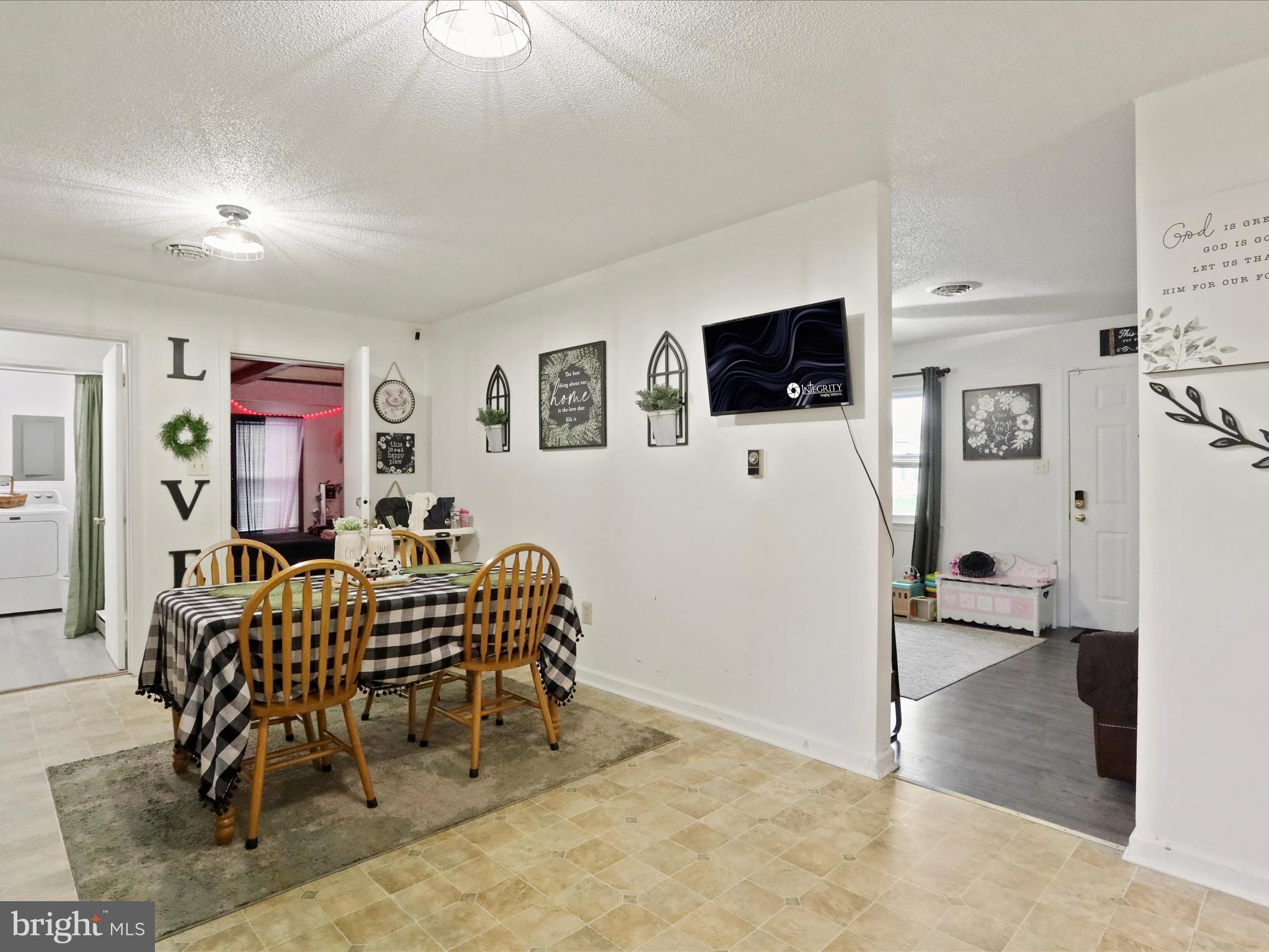 PIKEVIEW ACRES WEST - Residential