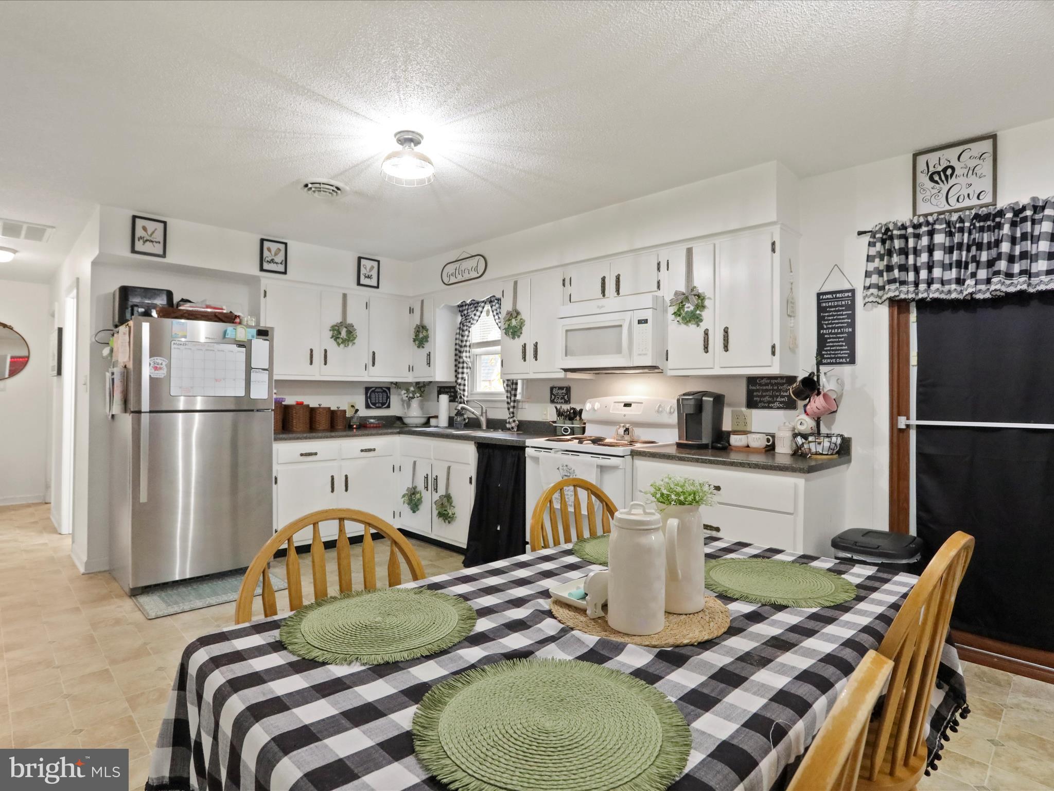 PIKEVIEW ACRES WEST - Residential