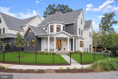 Photo of 3233 4th Street N, ARLINGTON, VA 22201 (MLS # VAAR2080128)