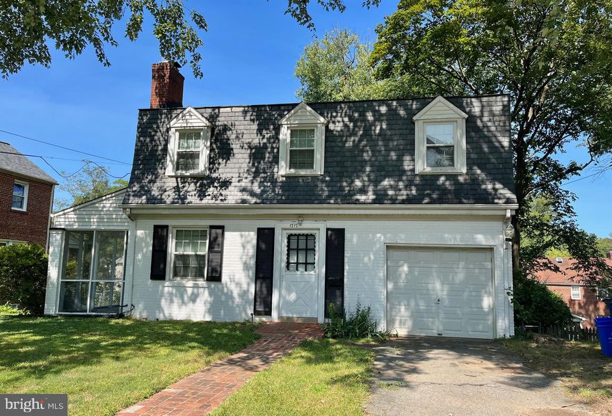 Wow,  A Single family home inside the beltway,  just 5 blocks to Forest Glen Metro,  Park the car and leave it! 
 3 Bedrooms, 1 full bath,  All hardwood floors on upper 2 levels,   no carpeting,      1 car garage for your toys!   Large unfinished  Walk out bsmt for storage,   1/4 bath - toilet in the bsmt,  Washer/ Dryer,   lead paint free inside,   Fully fenced backyard,   Painting almost done!   Move in 1 week,   1 dog under 25 lbs ok,  NO cats, Cute screen porch!  Fireplace does not function/ will not be repaired,  Close to everything:  downtown silver spring,  sligo creek, local restaurants,  16th street,  1-2  year lease okay,    Hurry, this will go quick.