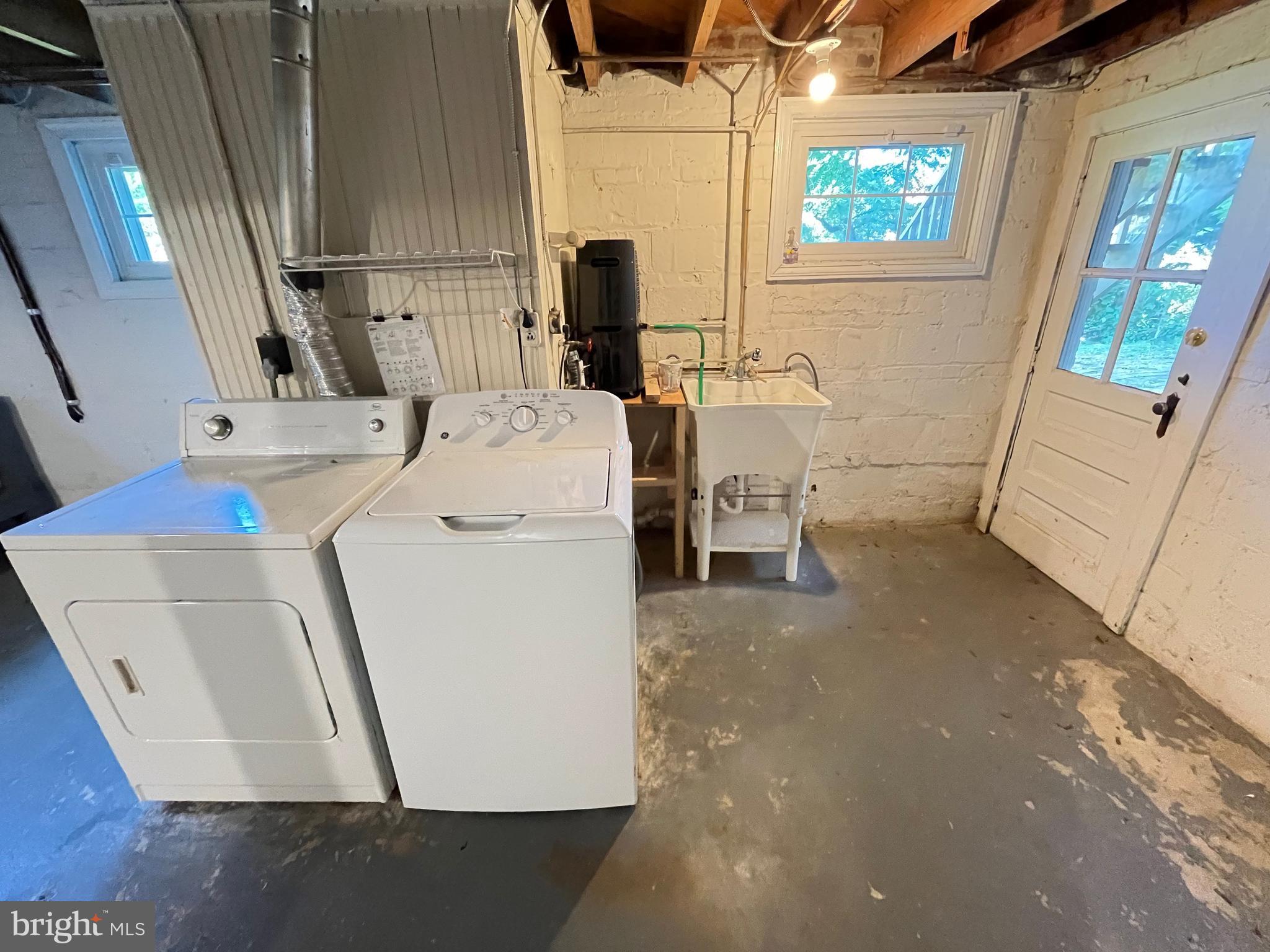 WOODSIDE - Residential Lease