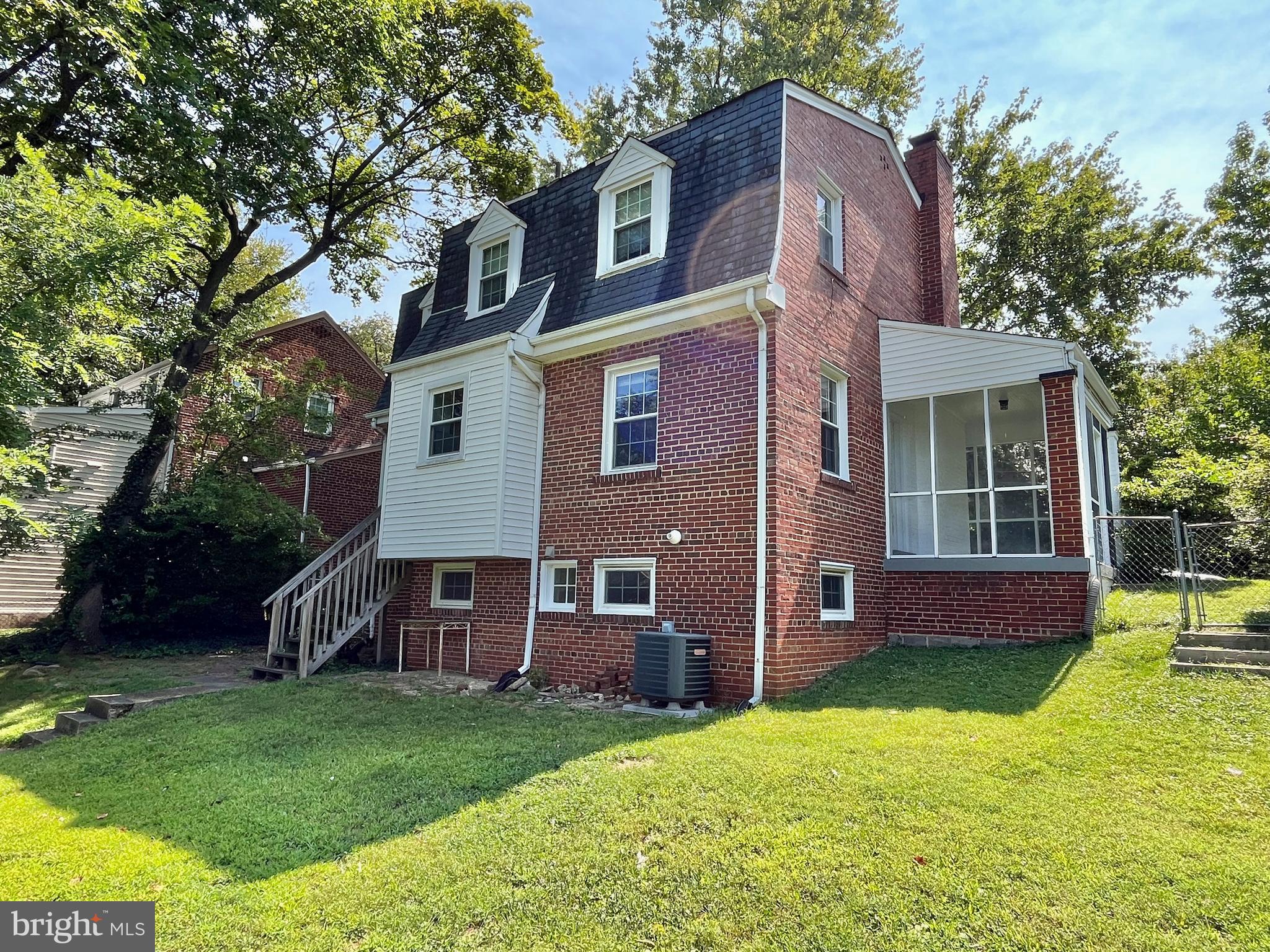 WOODSIDE - Residential Lease