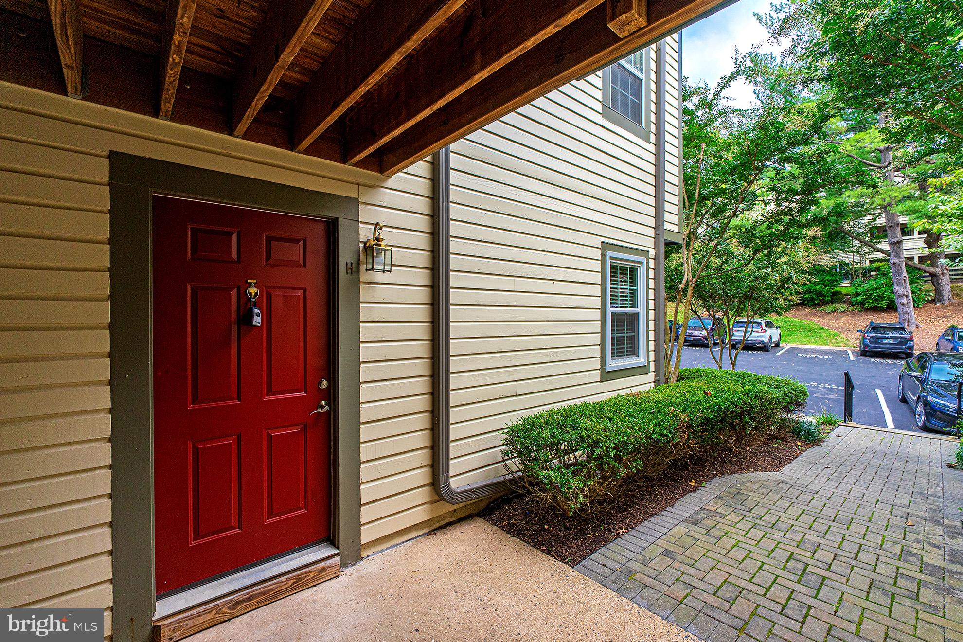 BRISTOL HOUSE - Residential Lease