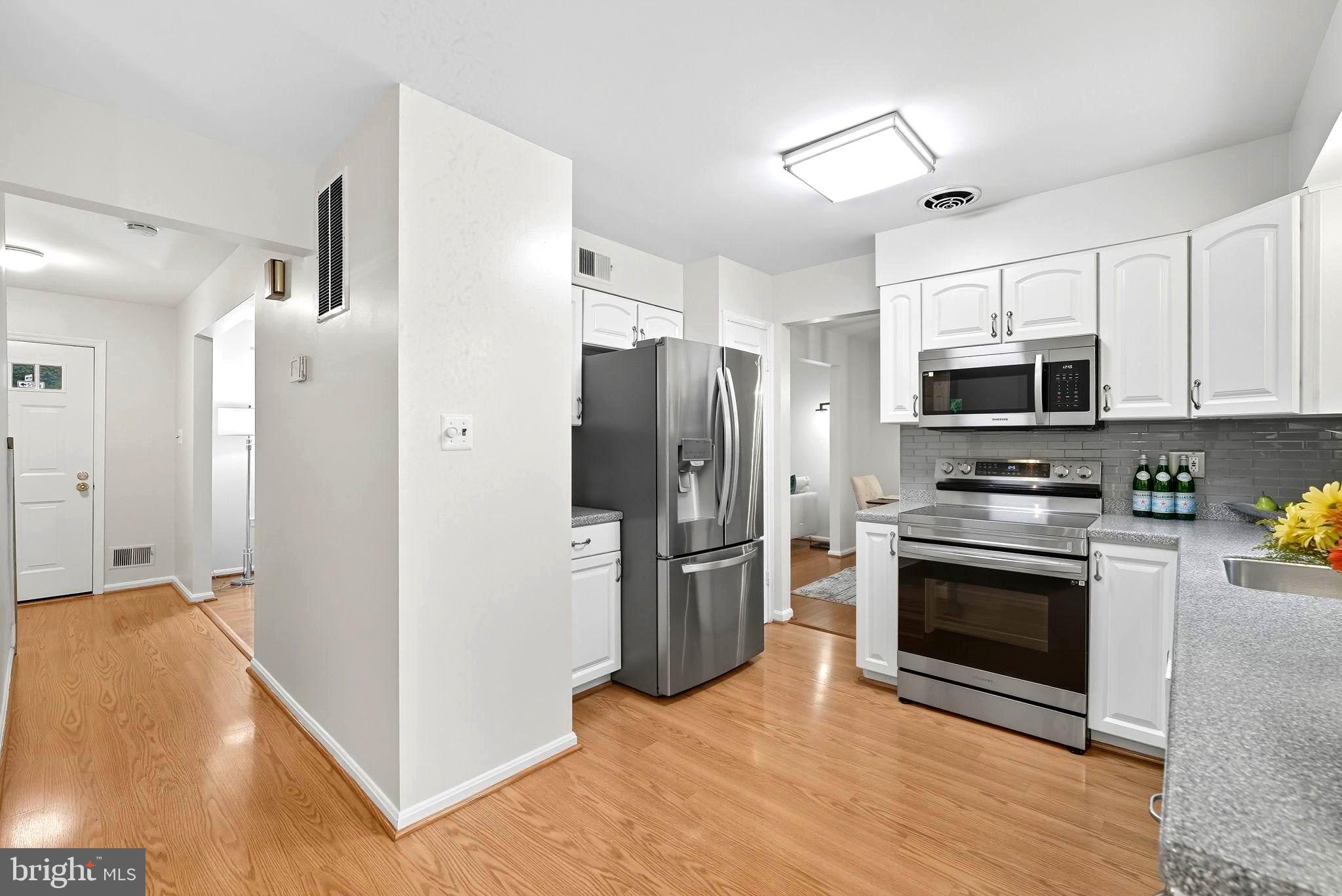 BURKE STATION SQUARE - Residential