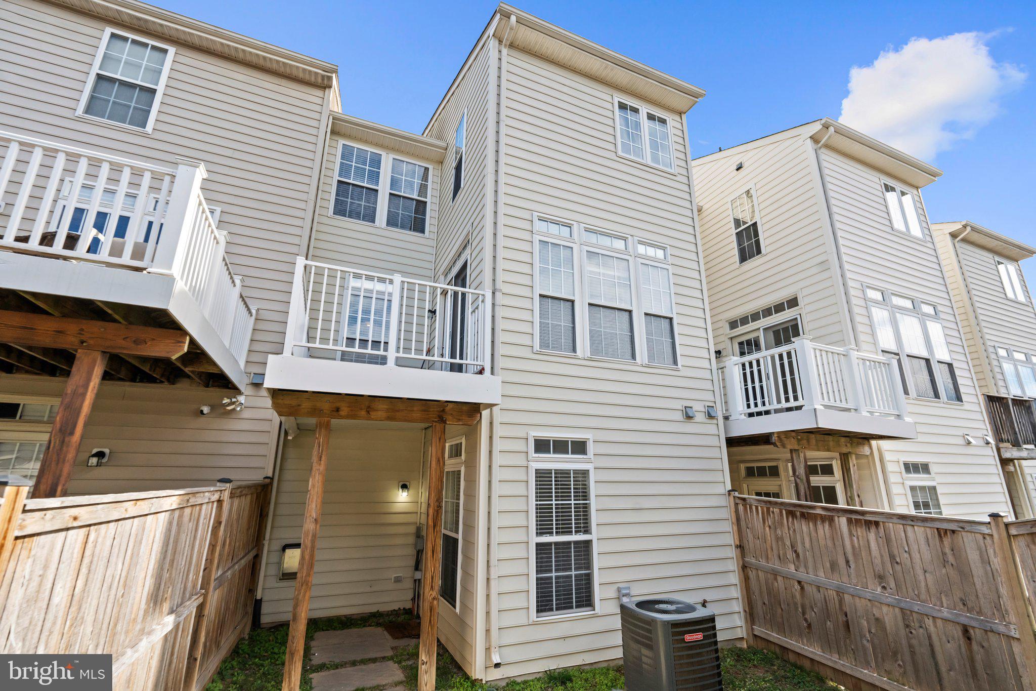 PORT POTOMAC - Residential