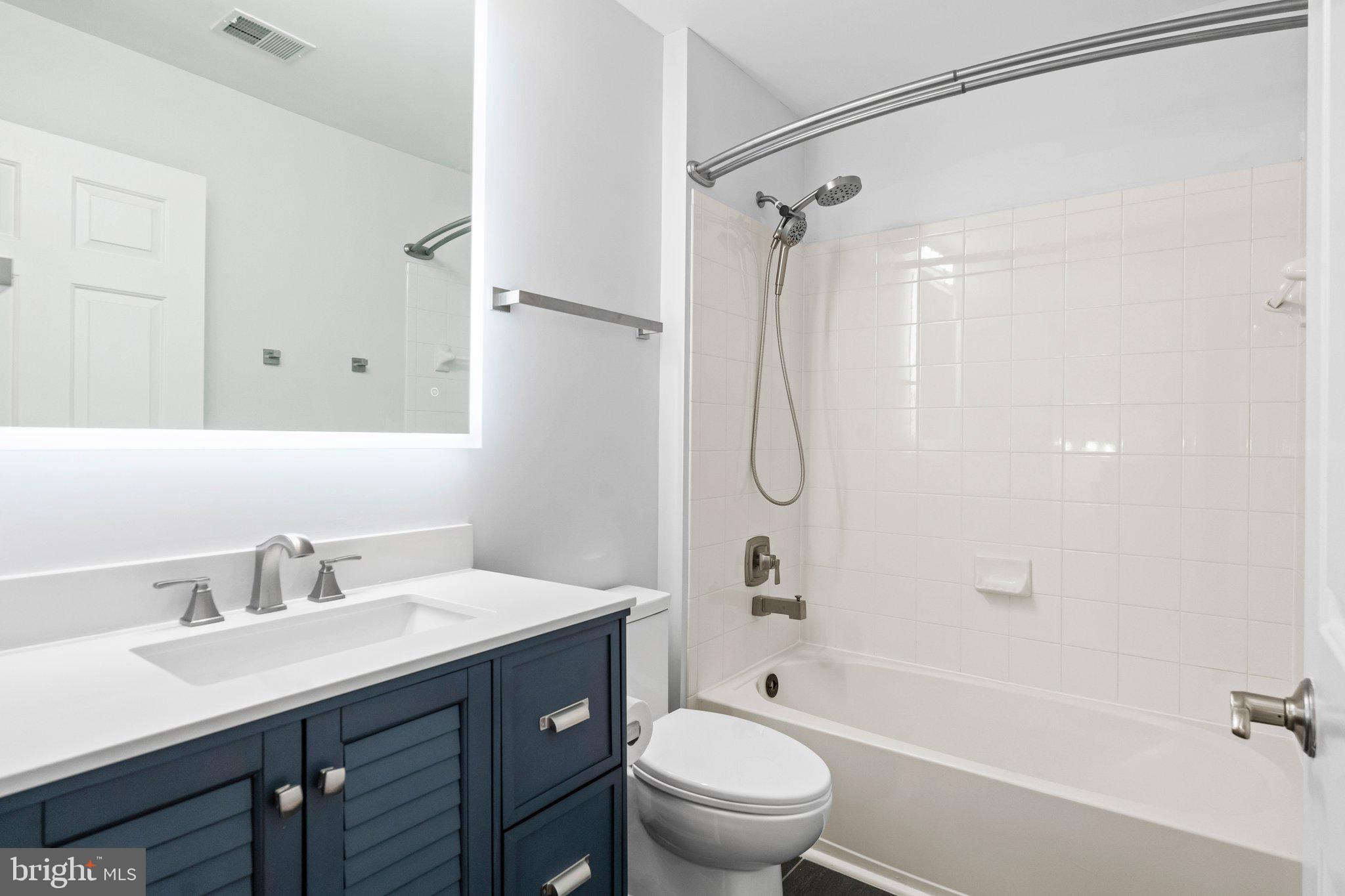 PORT POTOMAC - Residential